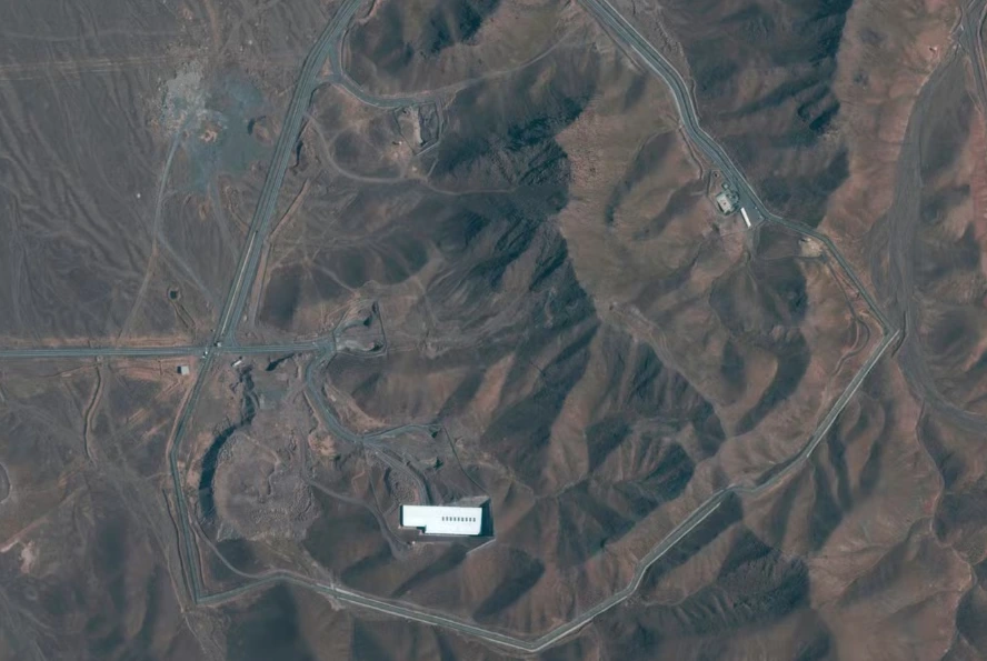 Map showing the locations of Iran's main nuclear sites, including Natanz, Fordow, Arak, and Bushehr.