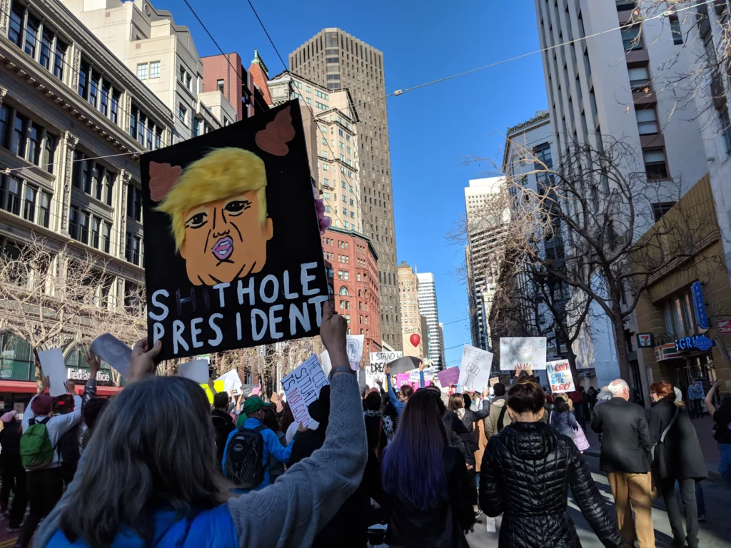 Republic Against Kings
American Revolution symbolizing the birth of the U.S. Republic and its break from monarchy in 1776