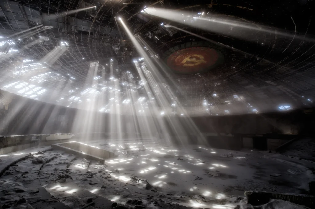 Cinematic collage showing Star Wars evolution from prequel trilogy scenes to sequel trilogy with iconic characters, lightsabers, and futuristic landscapes