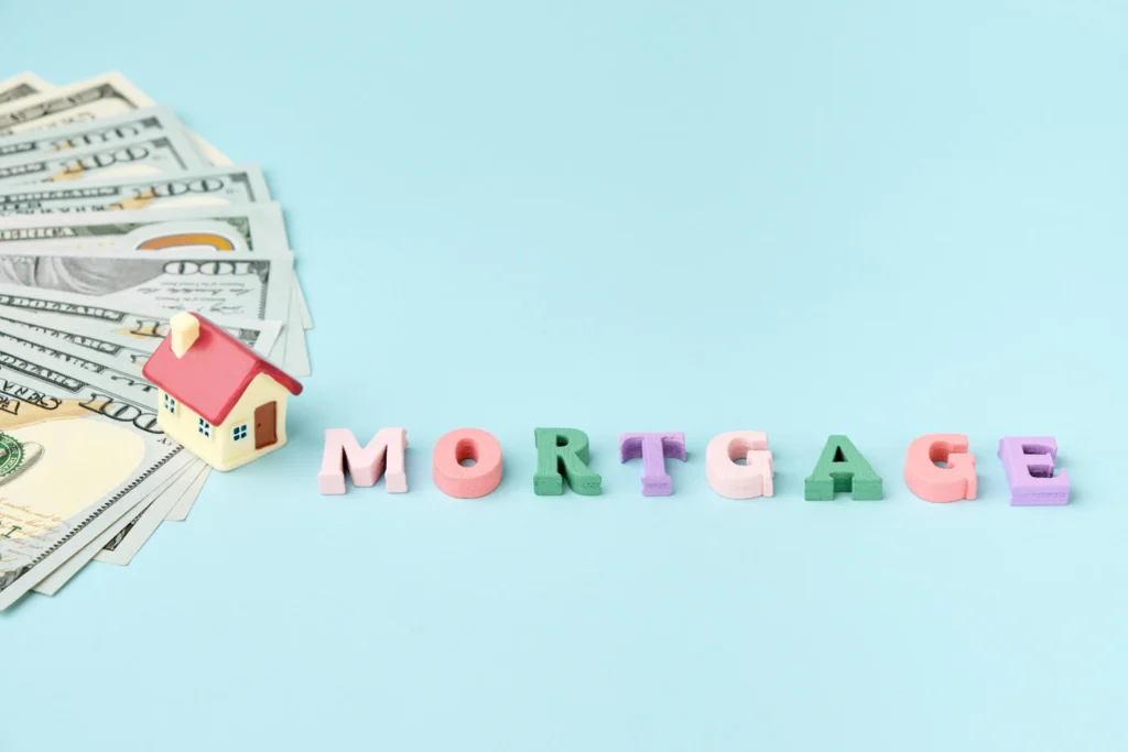 Billionaires using mortgages as a financial strategy for real estate investments